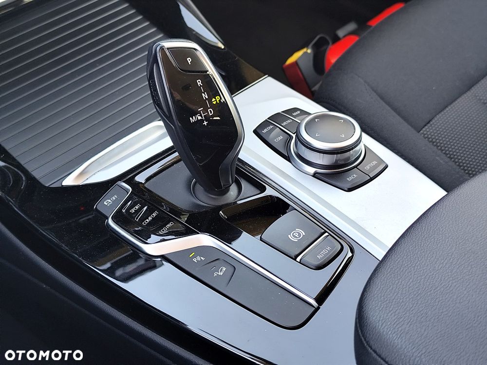 BMW X3 xDrive20i Advantage - 19