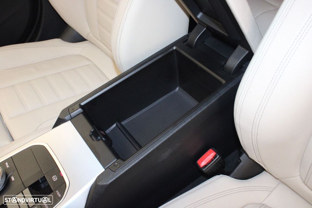 BMW i4 eDrive40 - 33