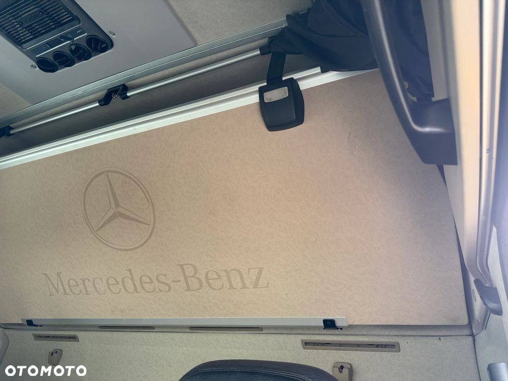 Mercedes-Benz Actros - 37