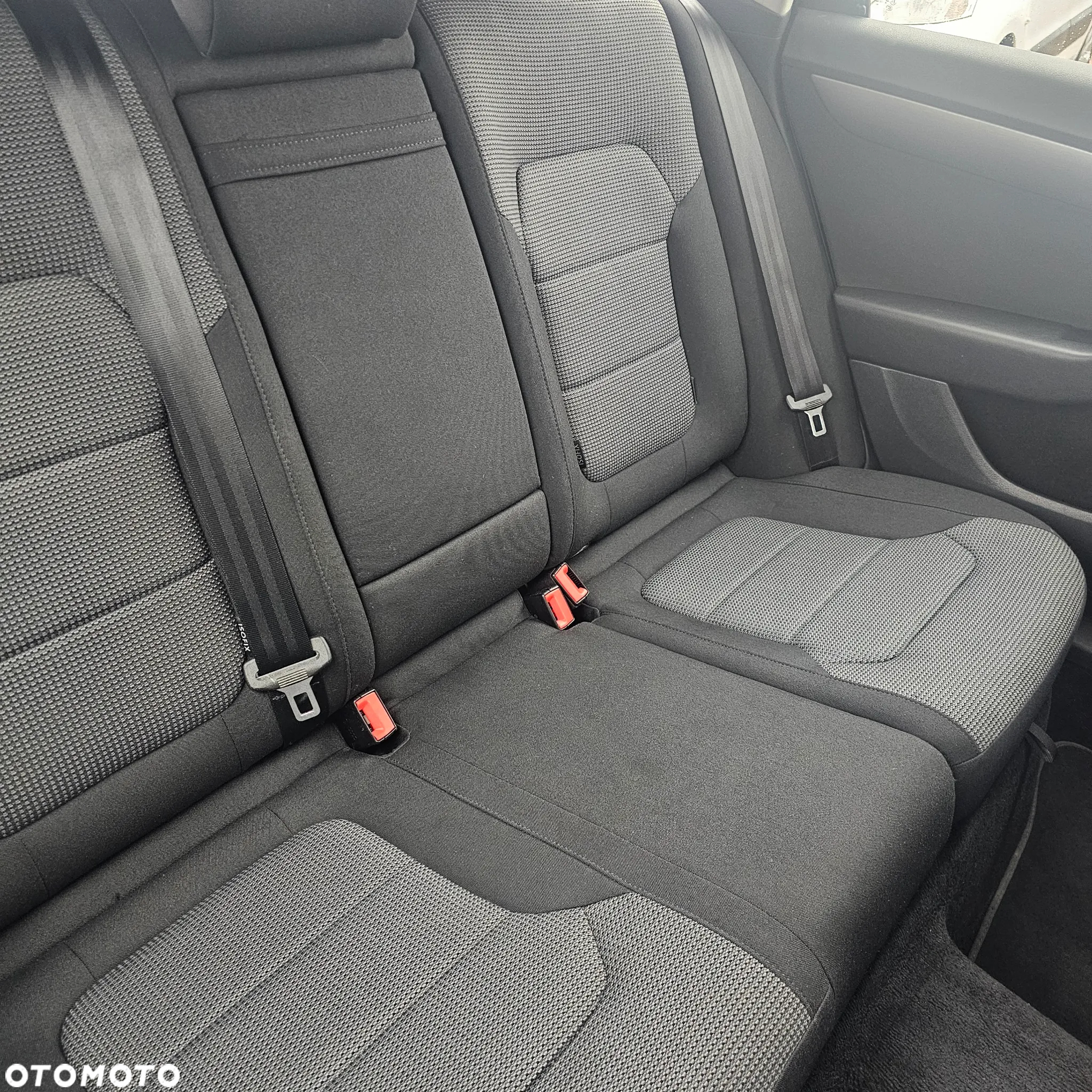 Volkswagen Passat - 22