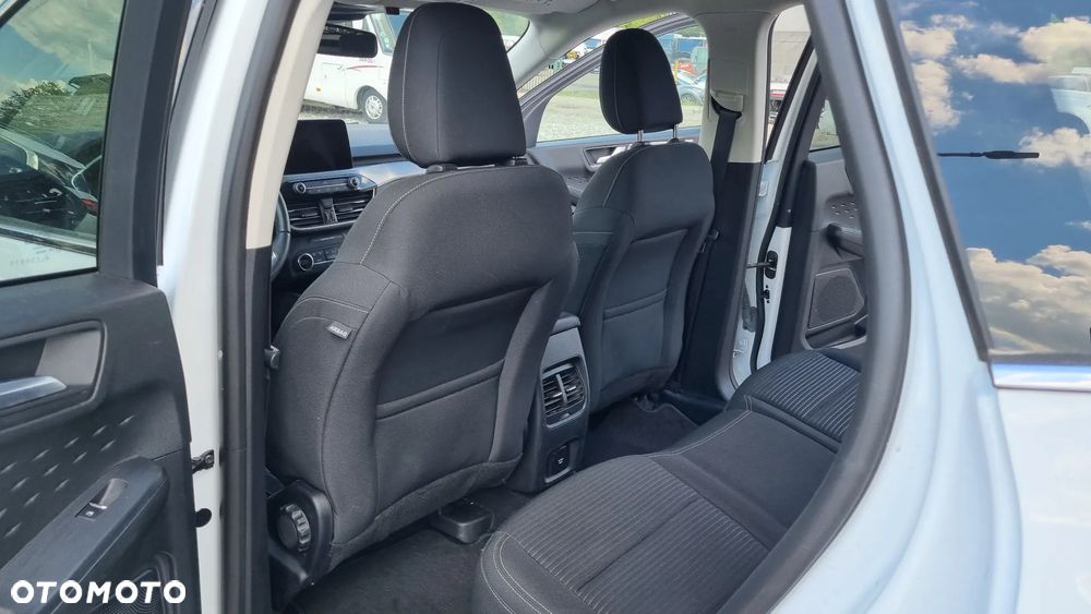 Ford Kuga - 32