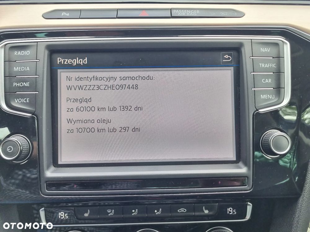 Volkswagen Passat 2.0 TDI SCR Highline - 11