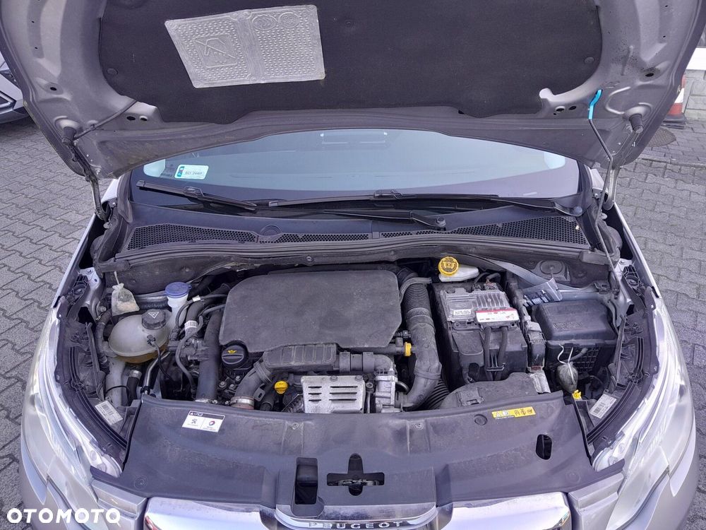 Peugeot 2008 - 9