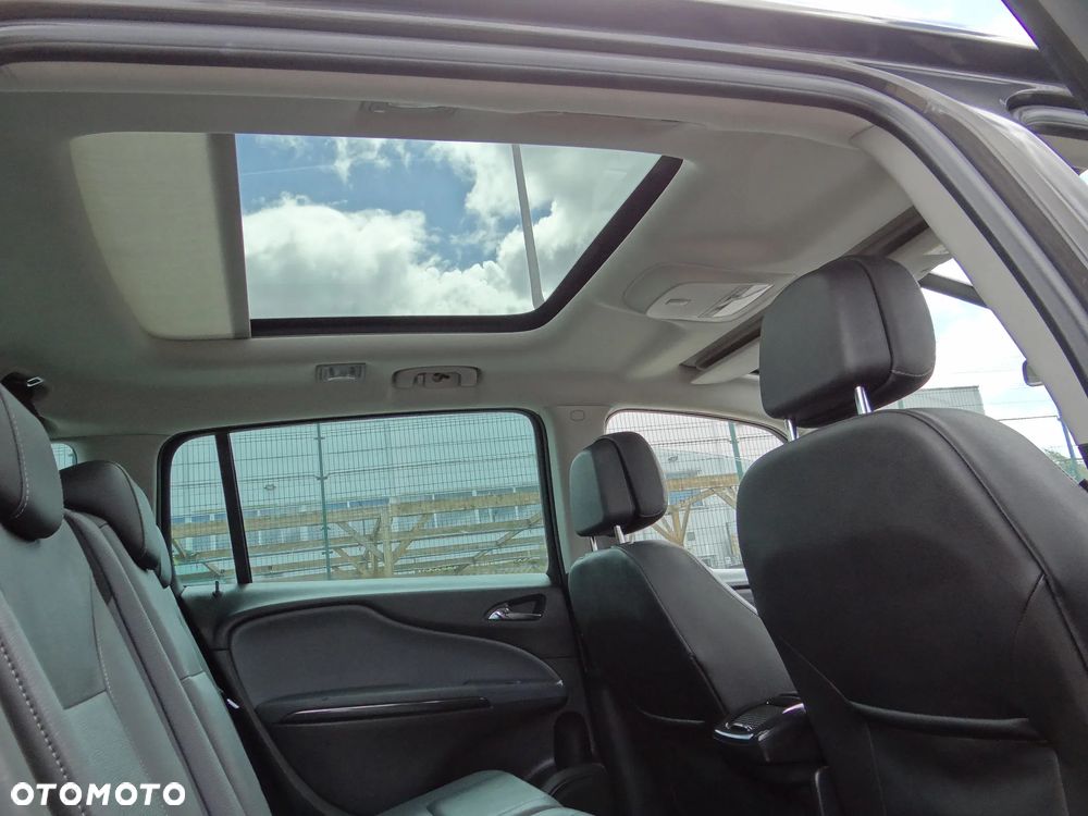 Opel Zafira - 10