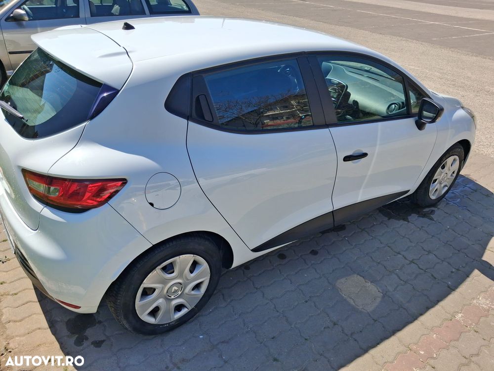 Renault Clio 1.5 dCi 75 Dynamique - 9
