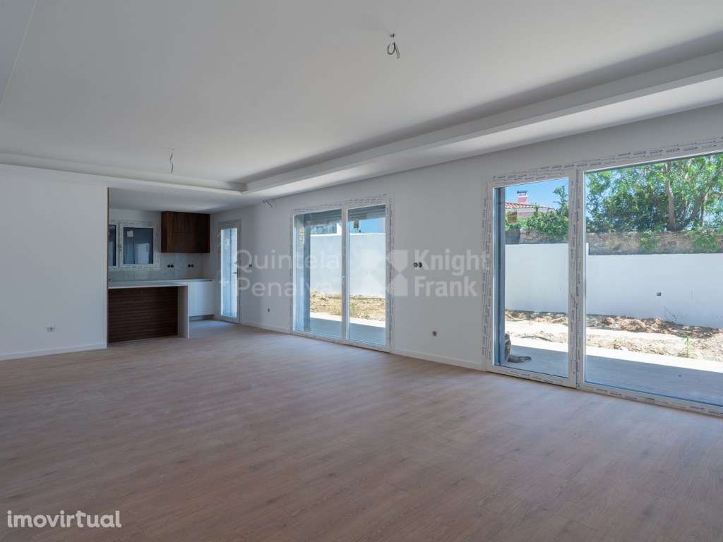 Moradia T4 com jardim e piscina privativa em Manique - Grande imagem: 2/33