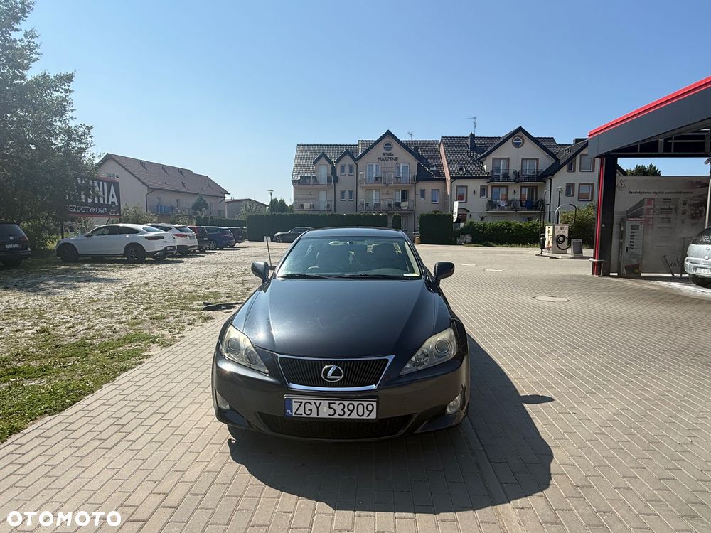Lexus IS - 4