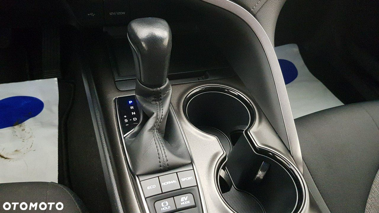 Toyota Camry - 28