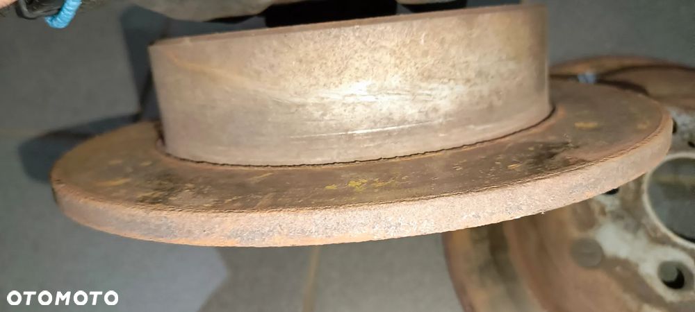 TARCZE HAMULCOWE TYL TOYOTA AVENSIS T25 - 3