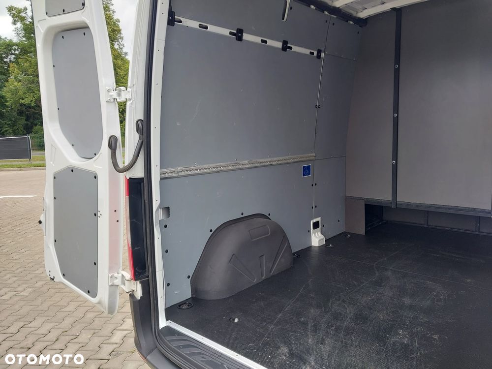 Mercedes-Benz Sprinter - 31