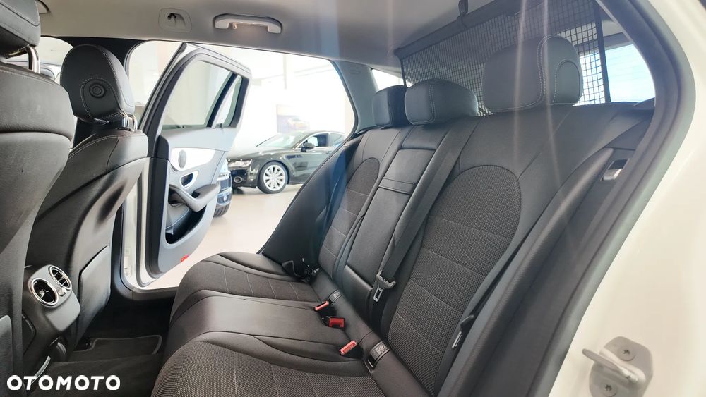 Mercedes-Benz Klasa C 200 7G-TRONIC - 29