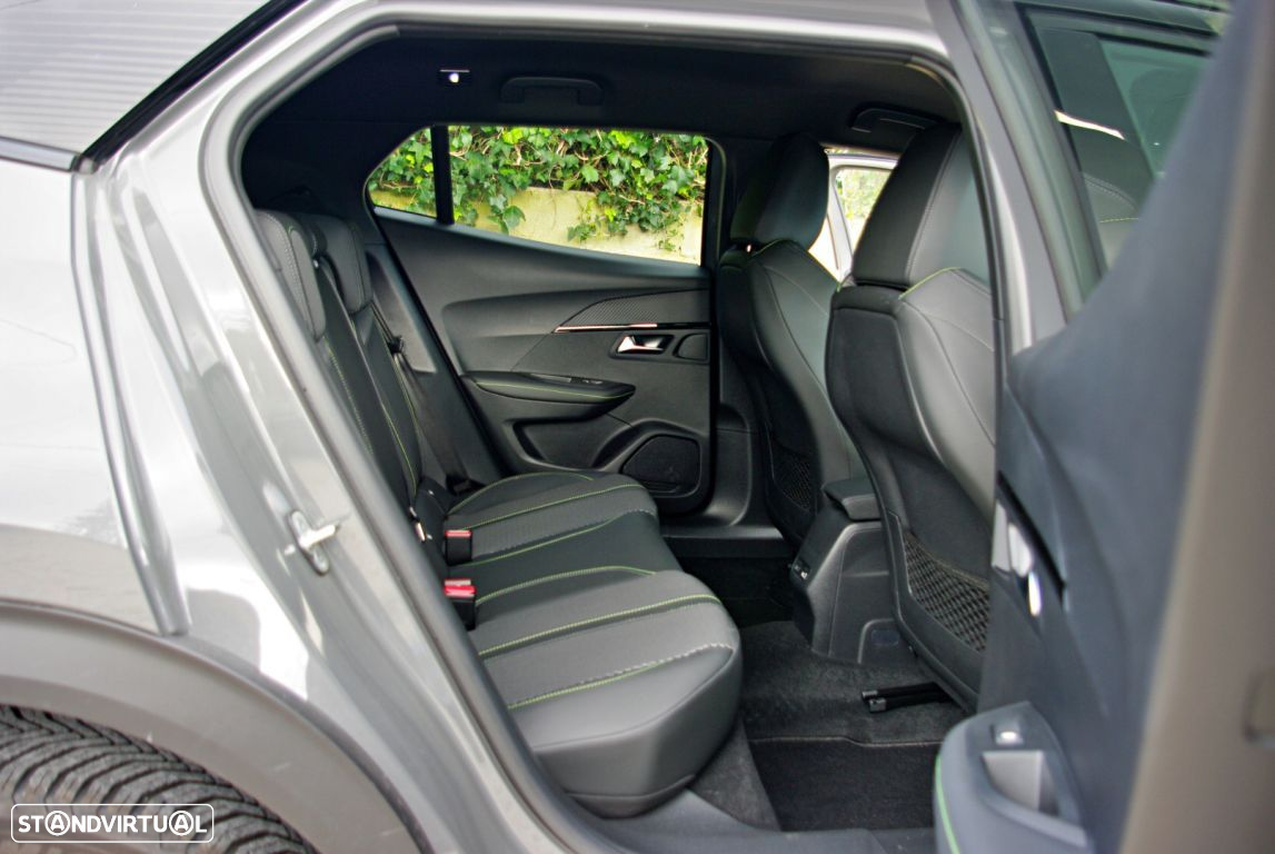 Peugeot 2008 1.2 PureTech GT Line EAT8 - 24