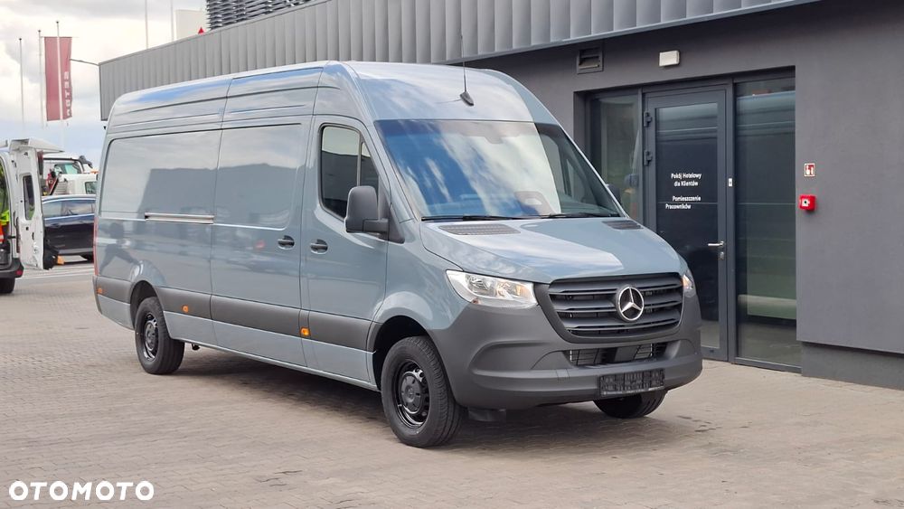 Mercedes-Benz Sprinter - 2