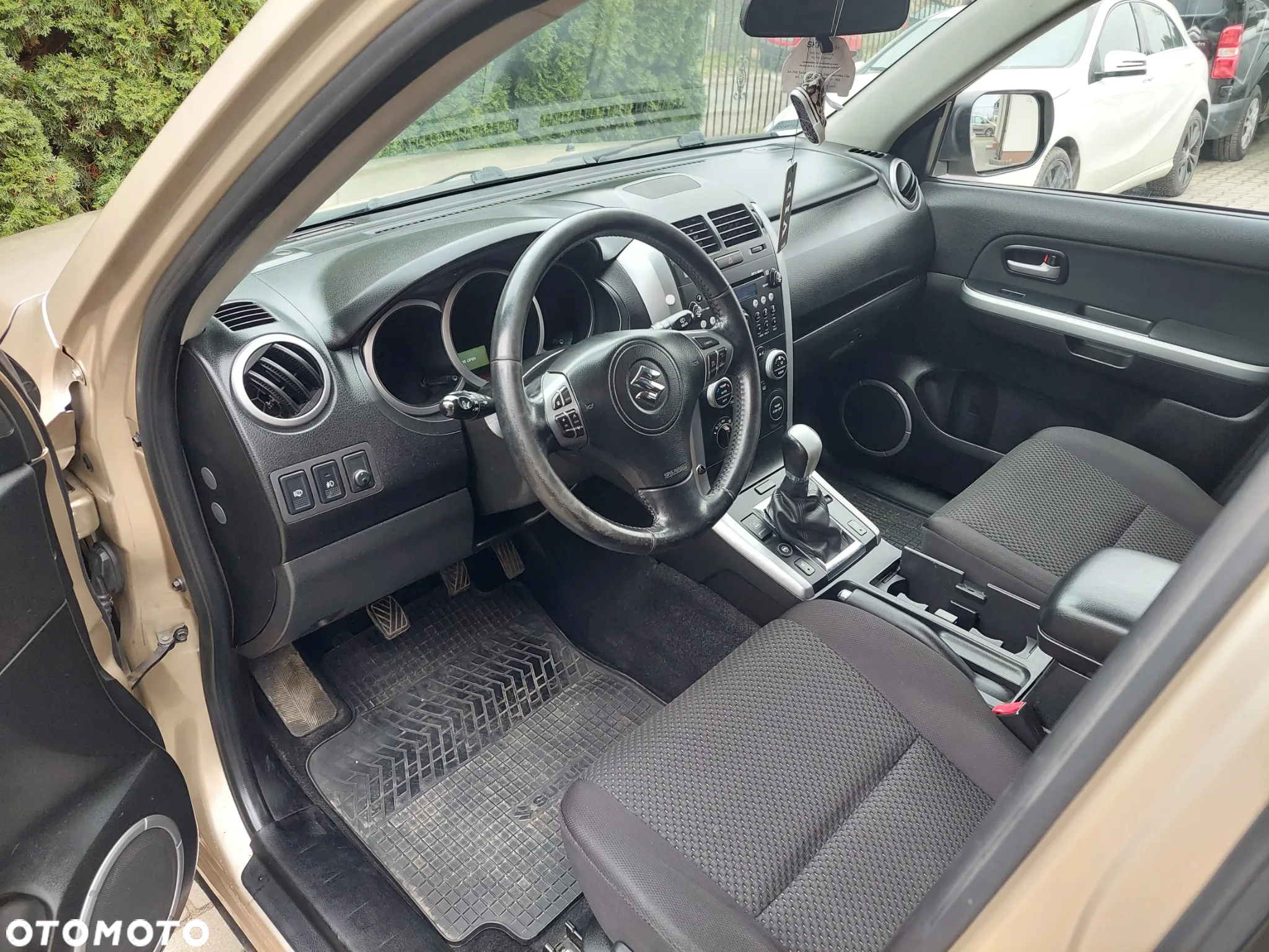 Suzuki Grand Vitara 2.4 Premium - 9