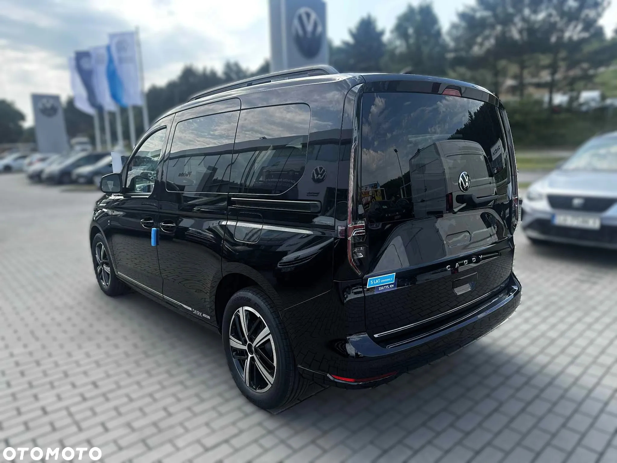 Volkswagen Caddy 2.0 TDI Dark Label DSG - 5