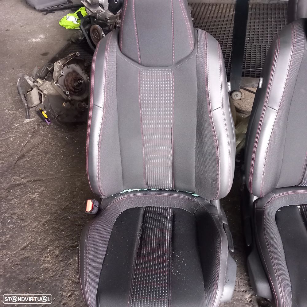 Conjunto bancos e forras Peugeot 308 GT Line carrinha7 - 3