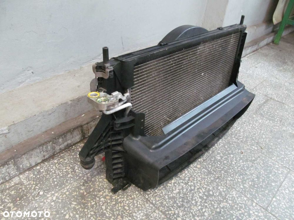 VOLVO S40 V50 C70 2.4 i CHLODNICE WENTYLATORY 3M51-8005-DA 04-12 - 4