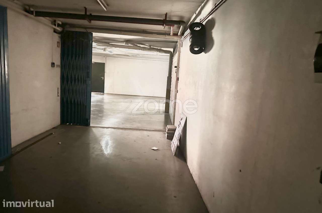 Loja, armazém|arrecadação e 2 estacionamentos - Grande imagem: 3/13