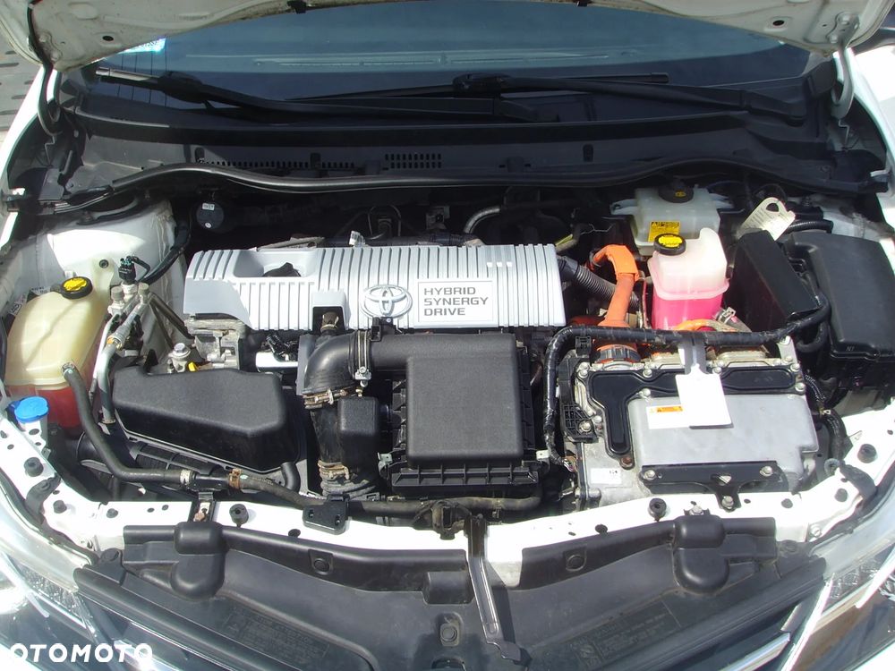 Toyota Auris ver-1-8-hsd-luna - 17