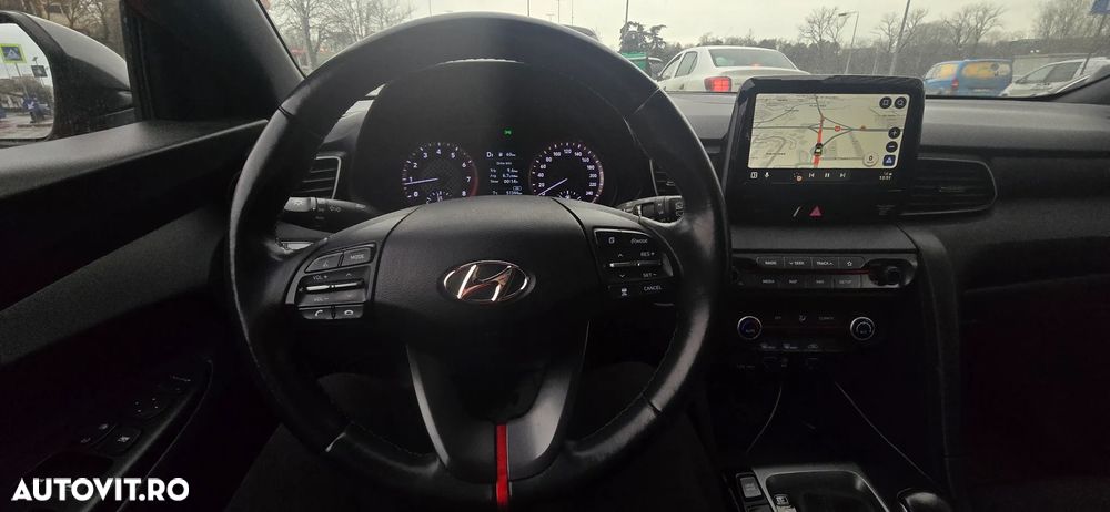 Hyundai Veloster - 24