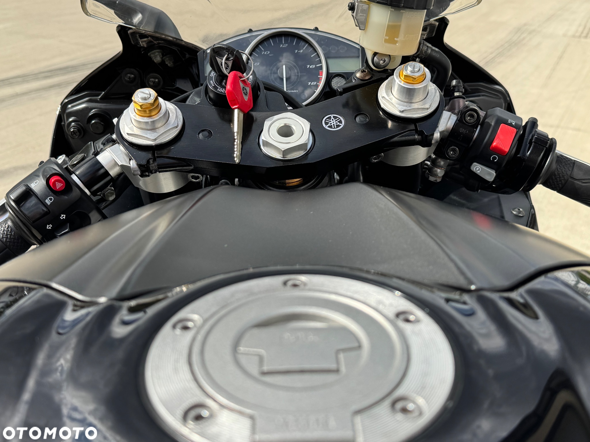 Yamaha YZF - 33