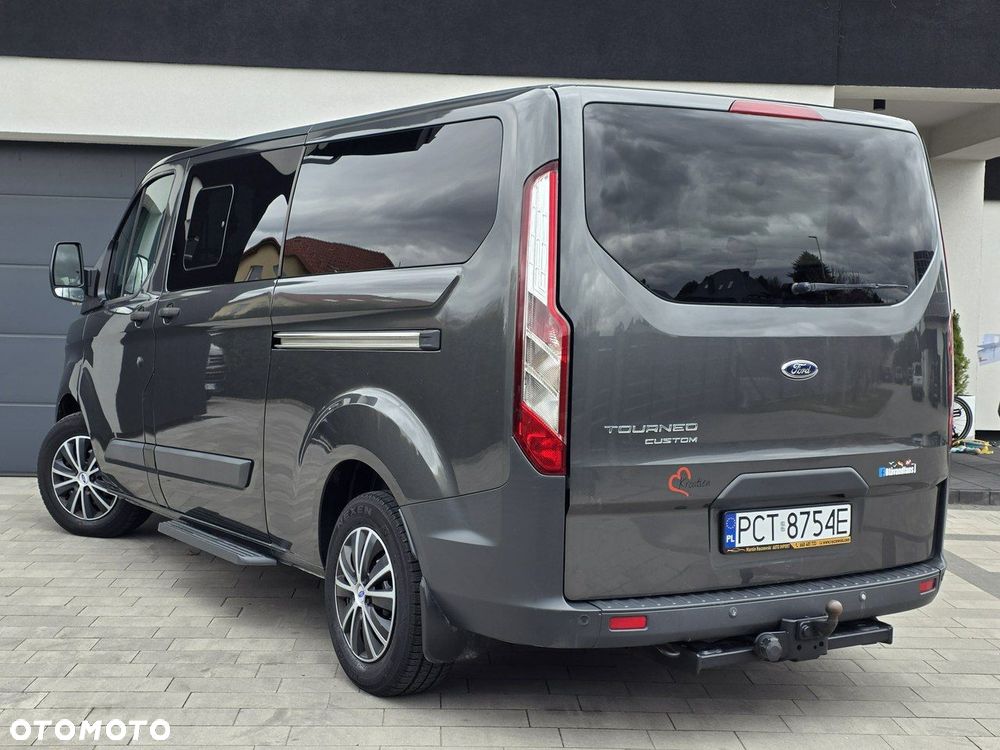 Ford Tourneo Custom - 29