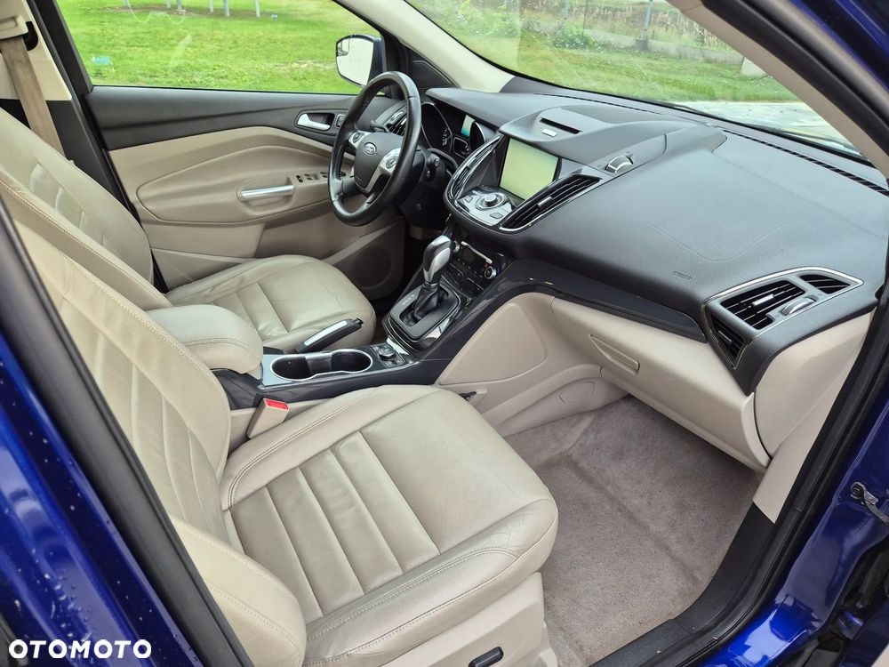 Ford Escape 2.0 EcoBoost AWD Titanium - 10