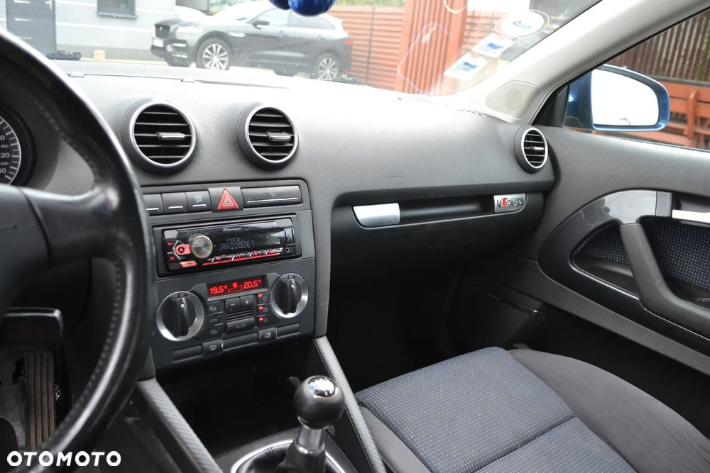 Audi A3 1.6 FSI Ambition - 3