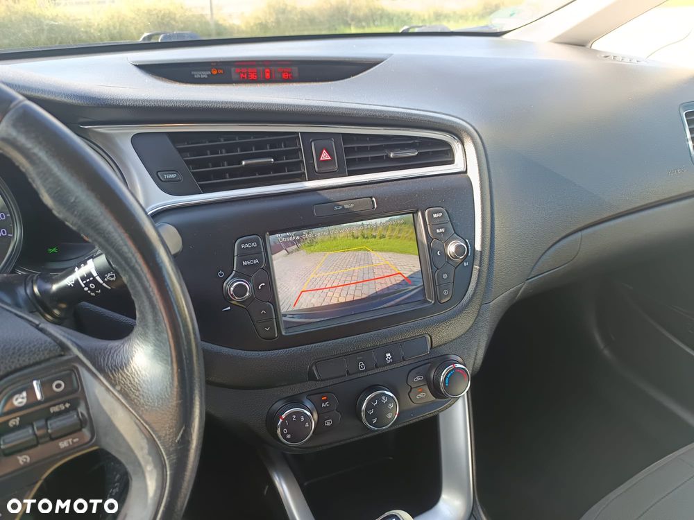 Kia Ceed - 10