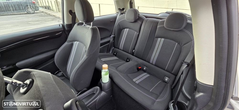 MINI 3 Portas Cooper SE Classic - 33