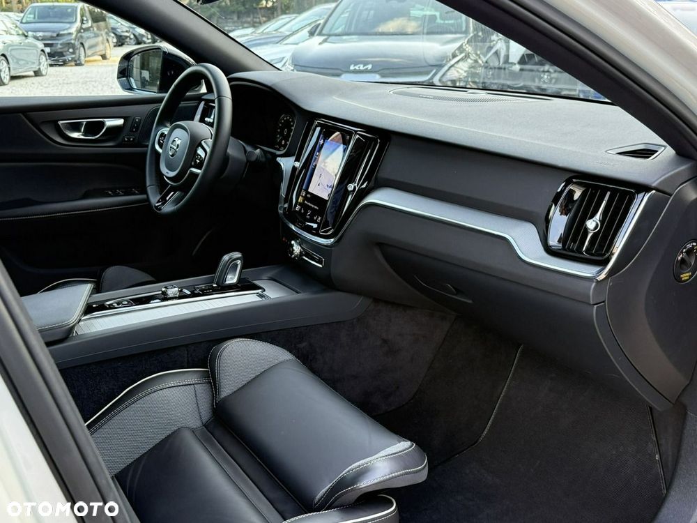 Volvo S60 B4 B R-Design - 20