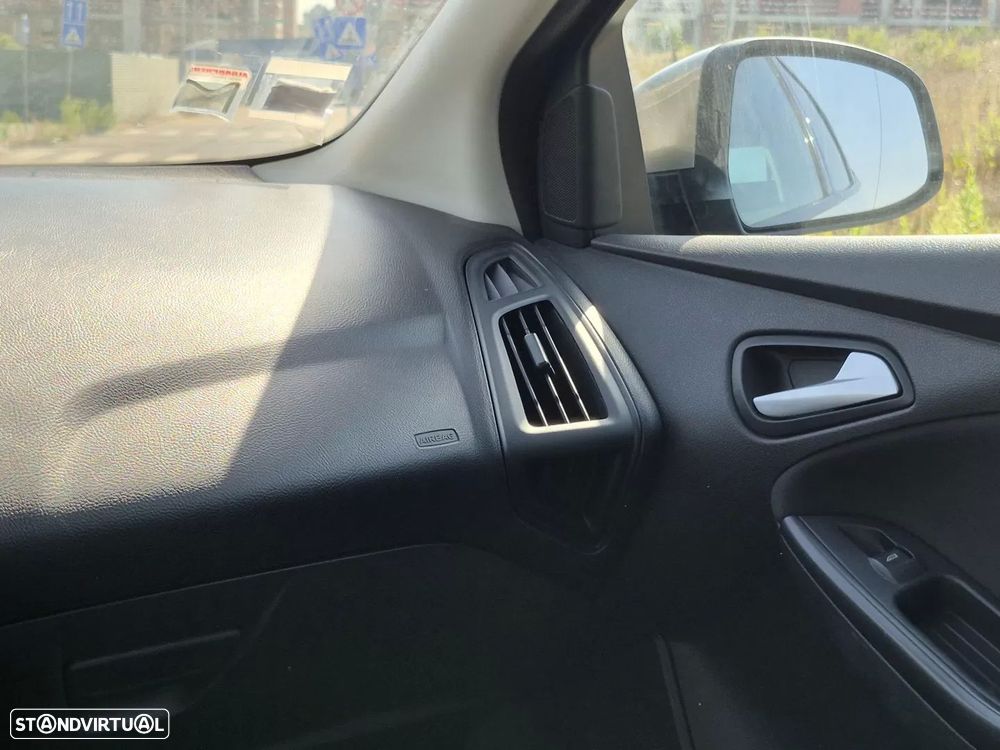 Ford Focus SW 1.5 TDCi ST-Line - 10