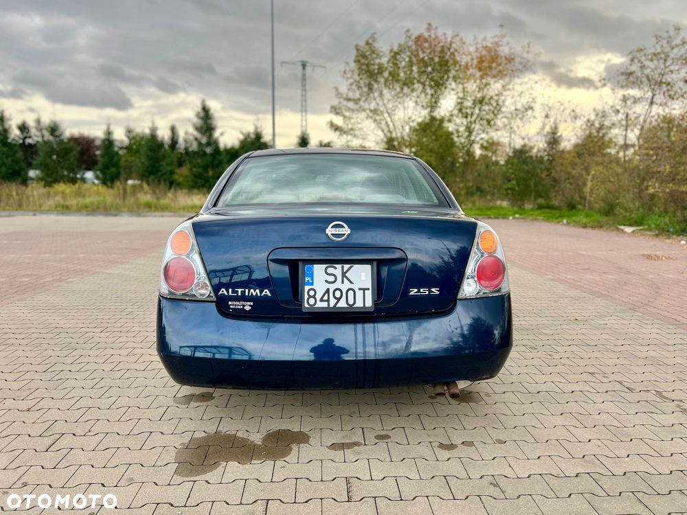 Nissan Altima - 6