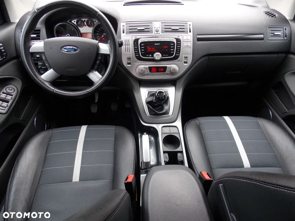 Ford Kuga 2.0 TDCi Titanium - 4