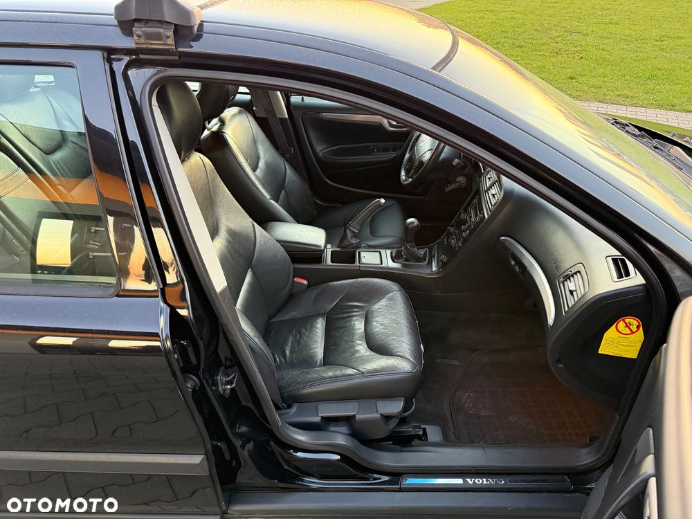 Volvo V70 2.4 D Momentum - 7