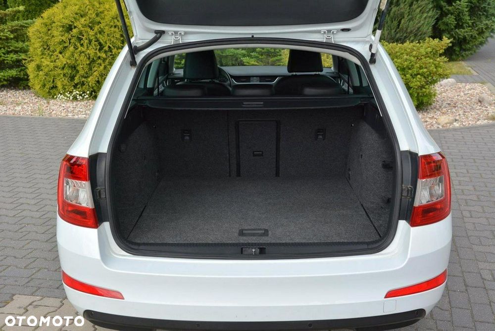 Skoda Octavia 2.0 TDI (Green tec) DSG Style - 34