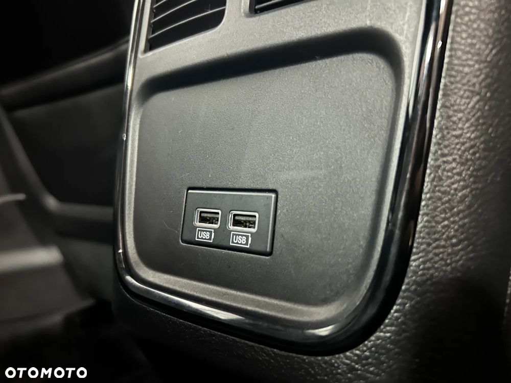 Chrysler 300s - 37