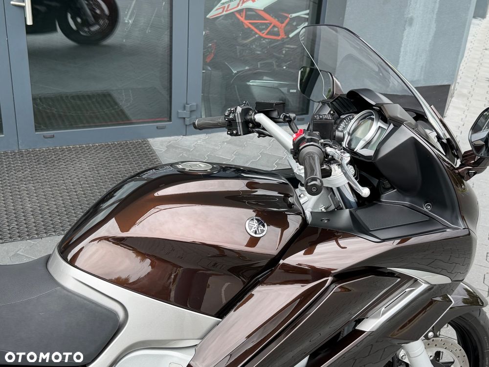 Yamaha FJR - 11