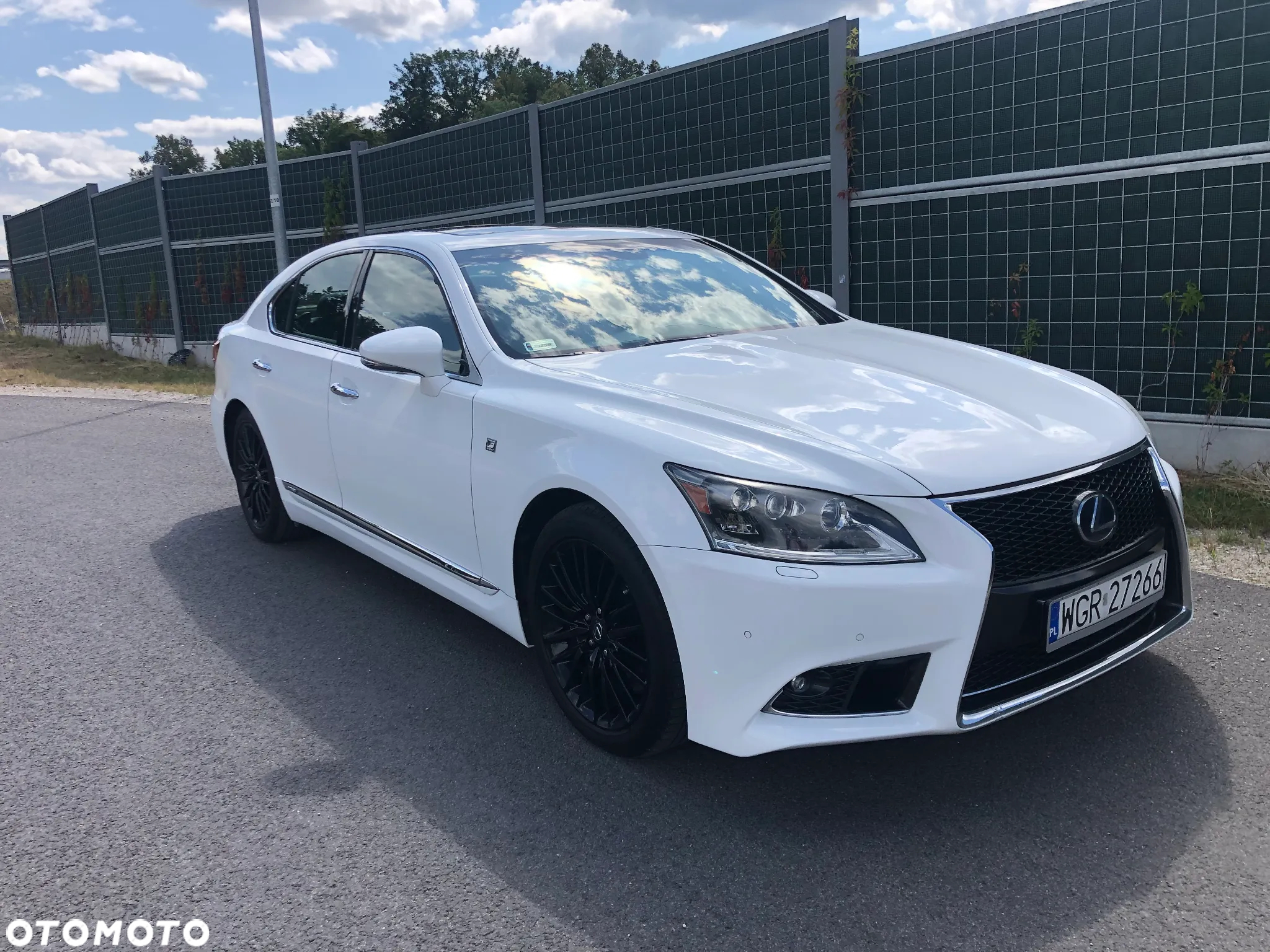 Lexus LS - 16