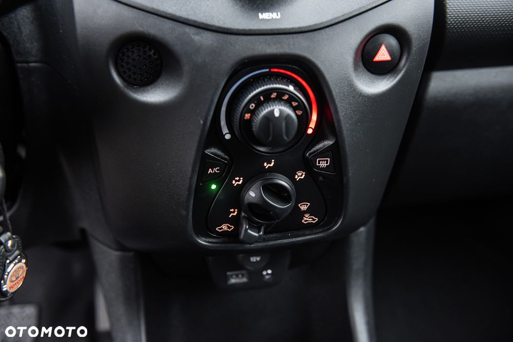 Toyota Aygo x-play Eco - 17