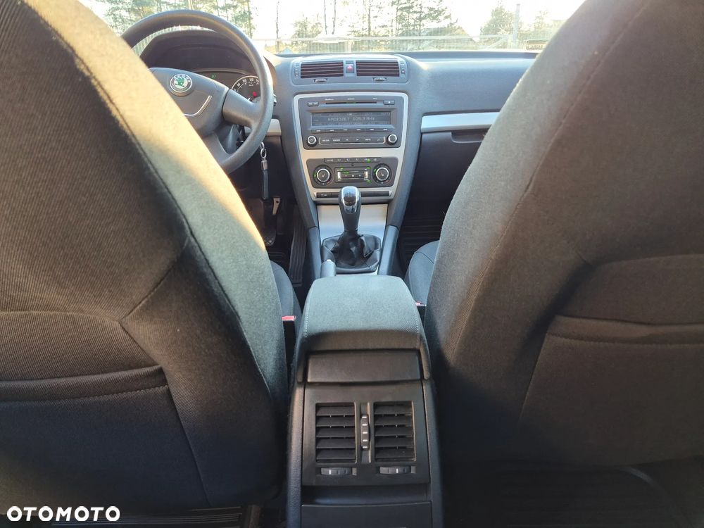 Skoda Octavia 1.6 - 18