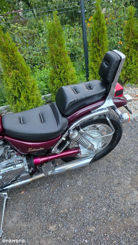Suzuki Intruder - 15
