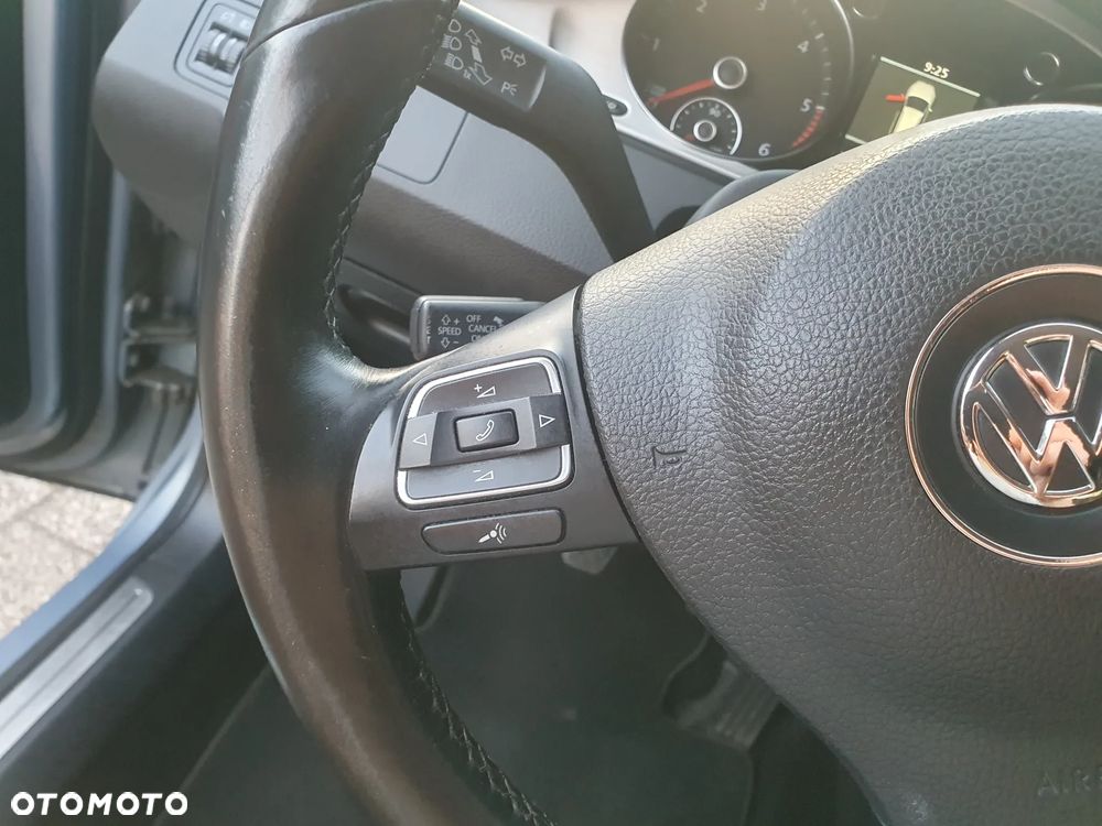 Volkswagen Passat 2.0 TDI Highline - 15