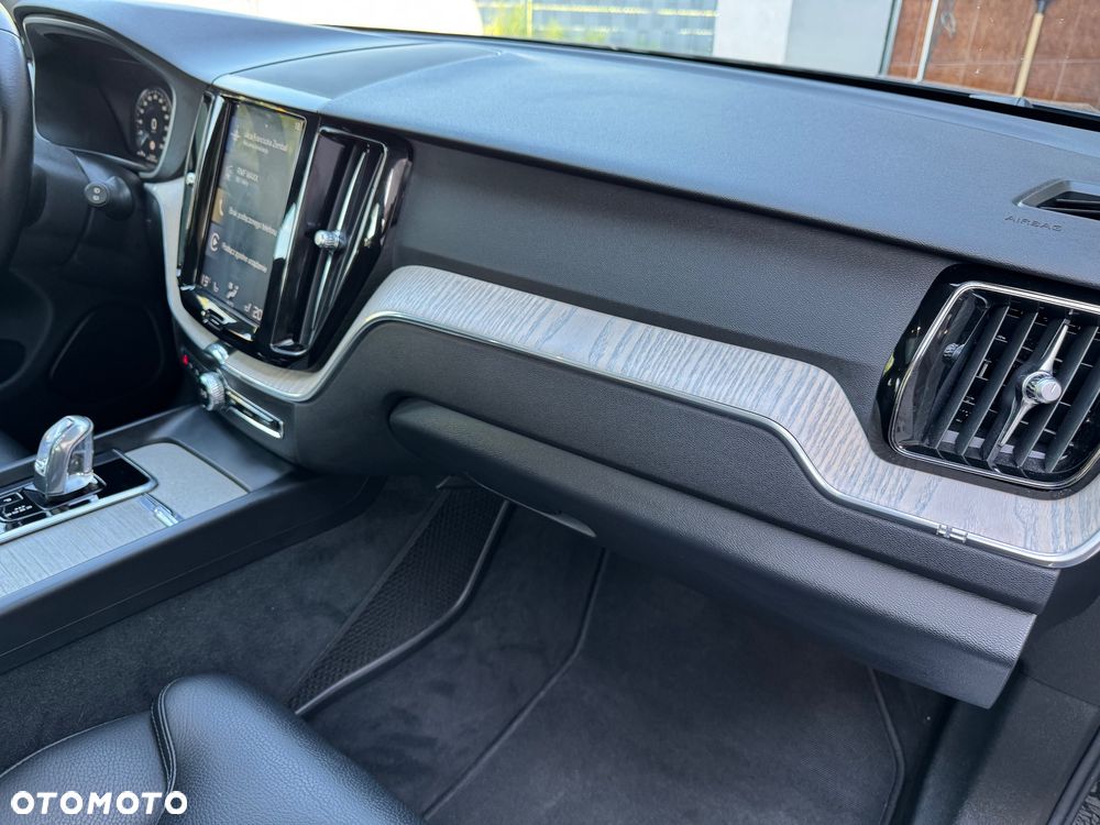 Volvo XC 60 T8 AWD Plug-In Hybrid Inscription - 26