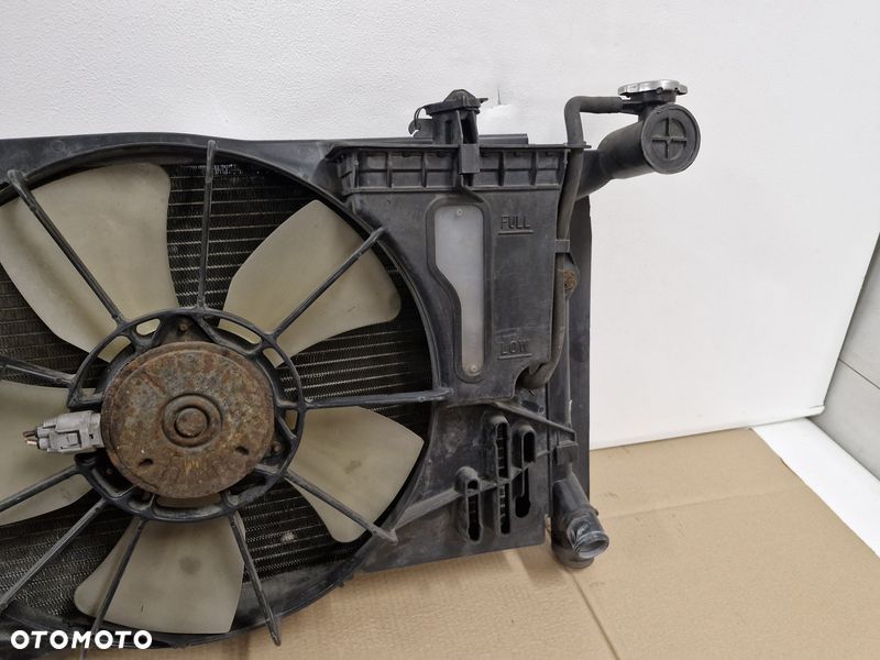 toyota corolla verso 1 i 1.8 vvti wentylator chłodnica wody komplet - 8