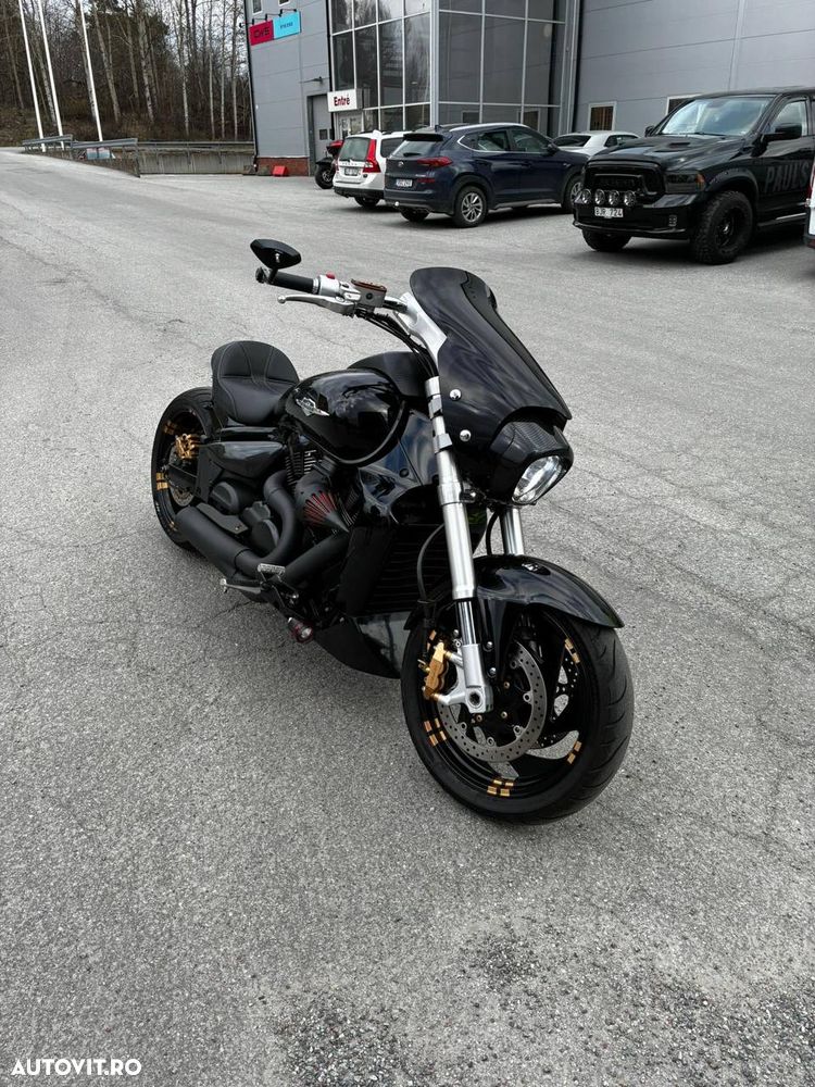 Suzuki Boulevard M109R - 11
