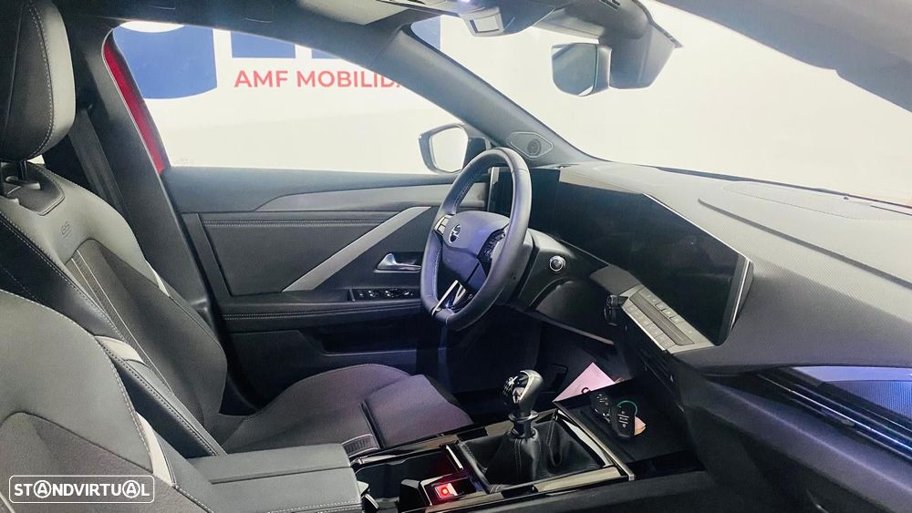 Opel Astra 1.2 T GS Line S/S - 16