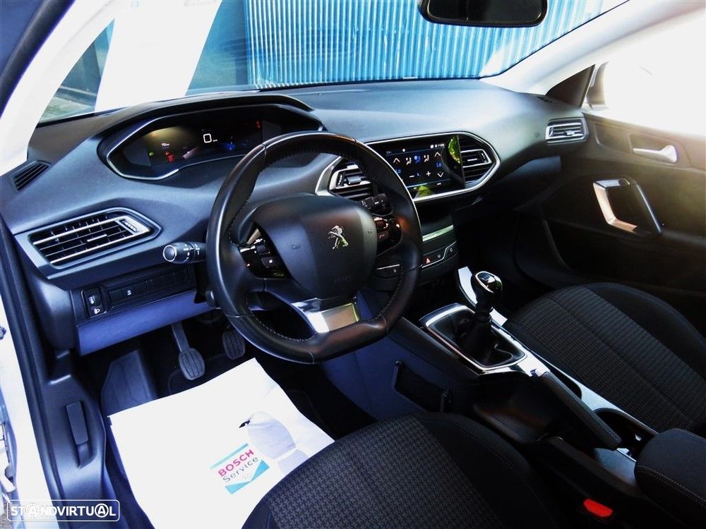 Peugeot 308 1.2 PureTech Style - 10