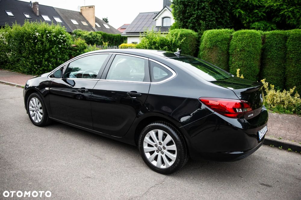 Opel Astra 1.6 D (CDTI) Start/Stop Edition - 12