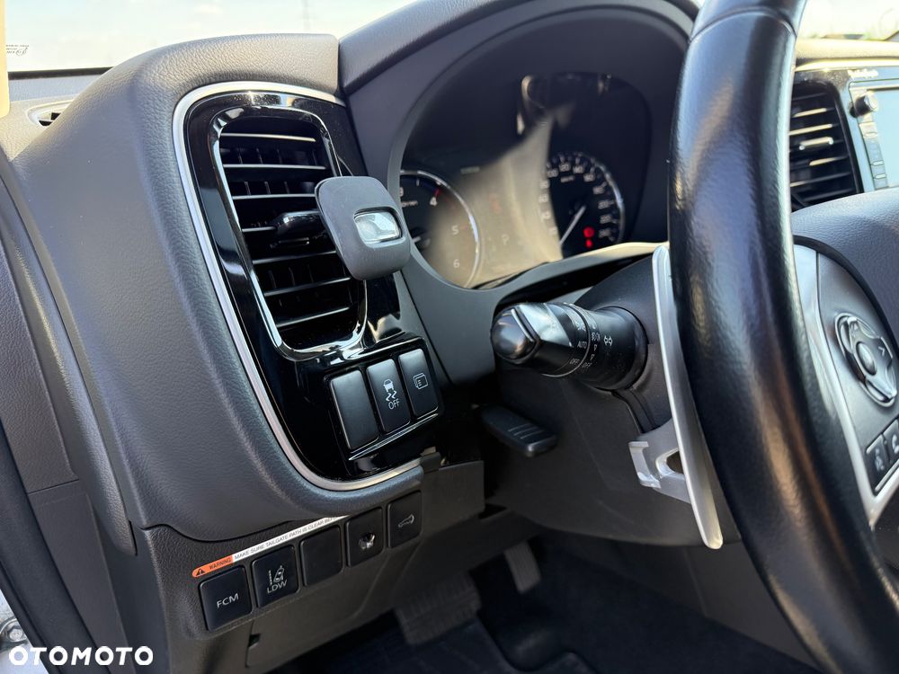 Mitsubishi Outlander 2.2 DID Instyle Navi - 11